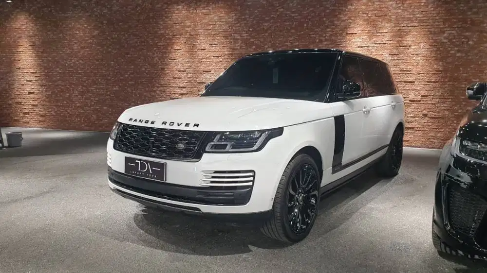Range Rover Vogue LWB 2018 Putih