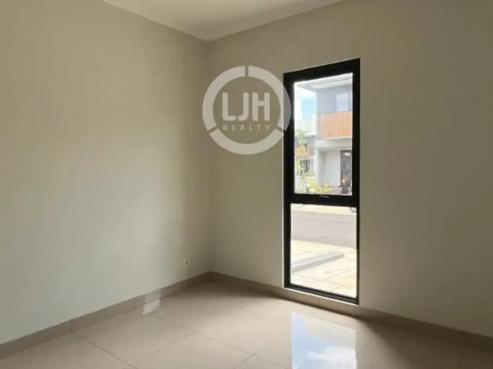 Rumah di Summarecon Crown Gading Cluster Regia Bekasi Jawa Barat