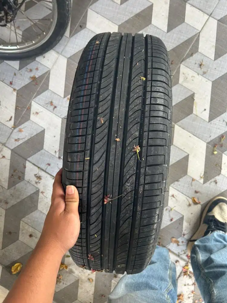 DIJUAL VELG DAN BAN SEREP MOBIL RAIZE