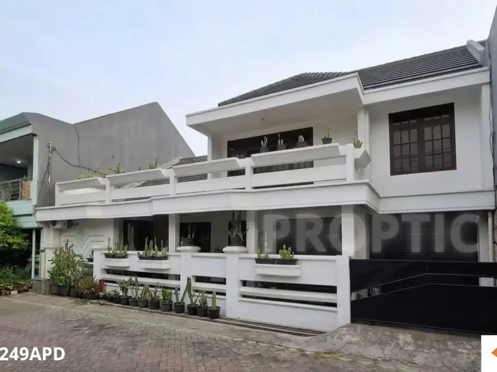 Rumah 2 Lantai Taman Pondok Indah Surabaya - RM249APD