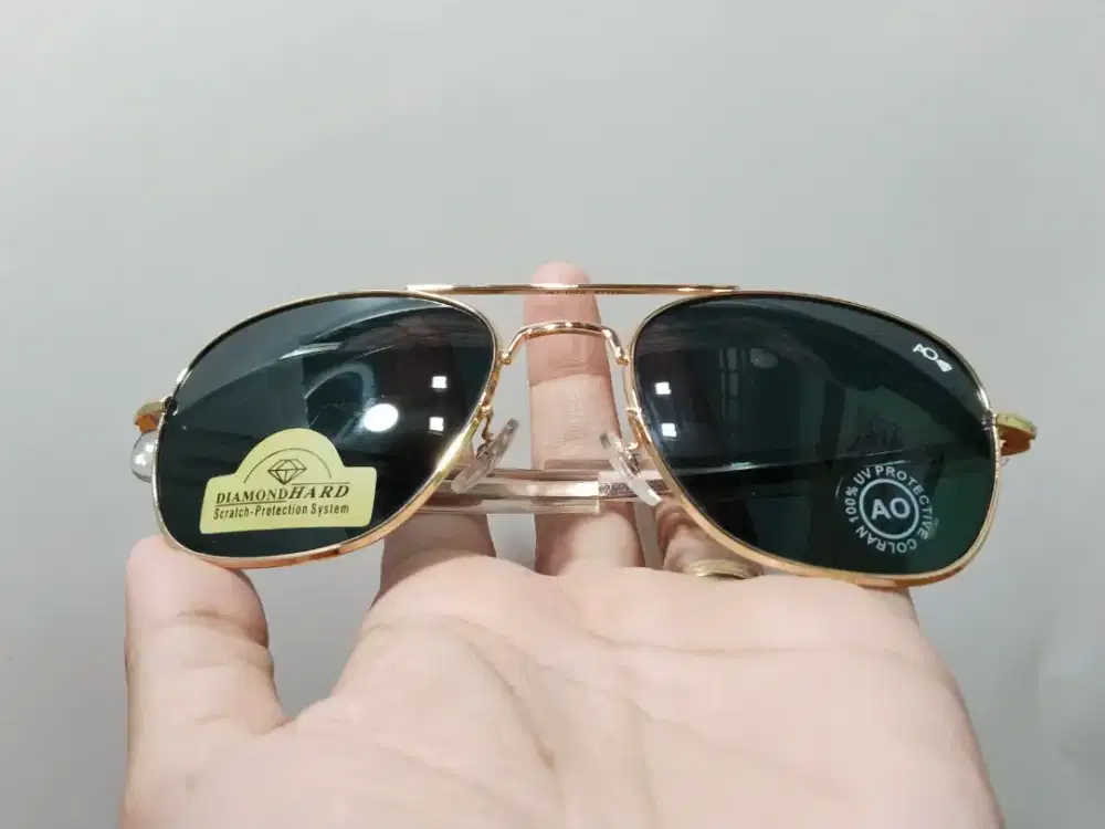Kacamata ao lensa hitam frame gold