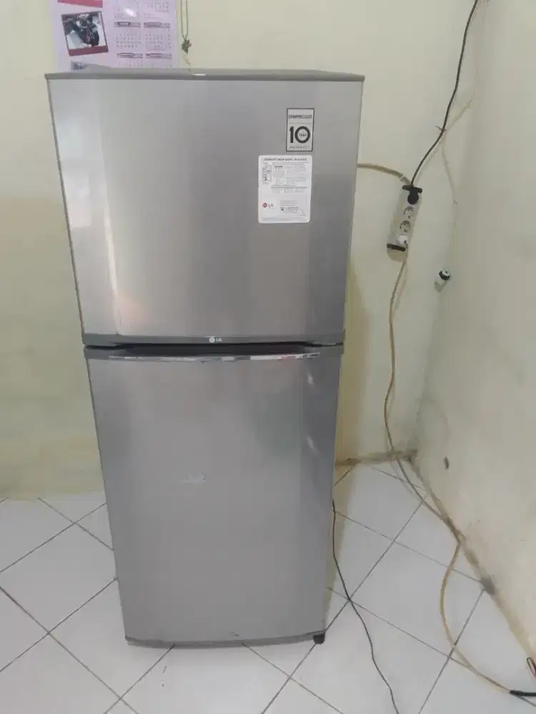 Kulkas 2 pintu merk.LG orsinil