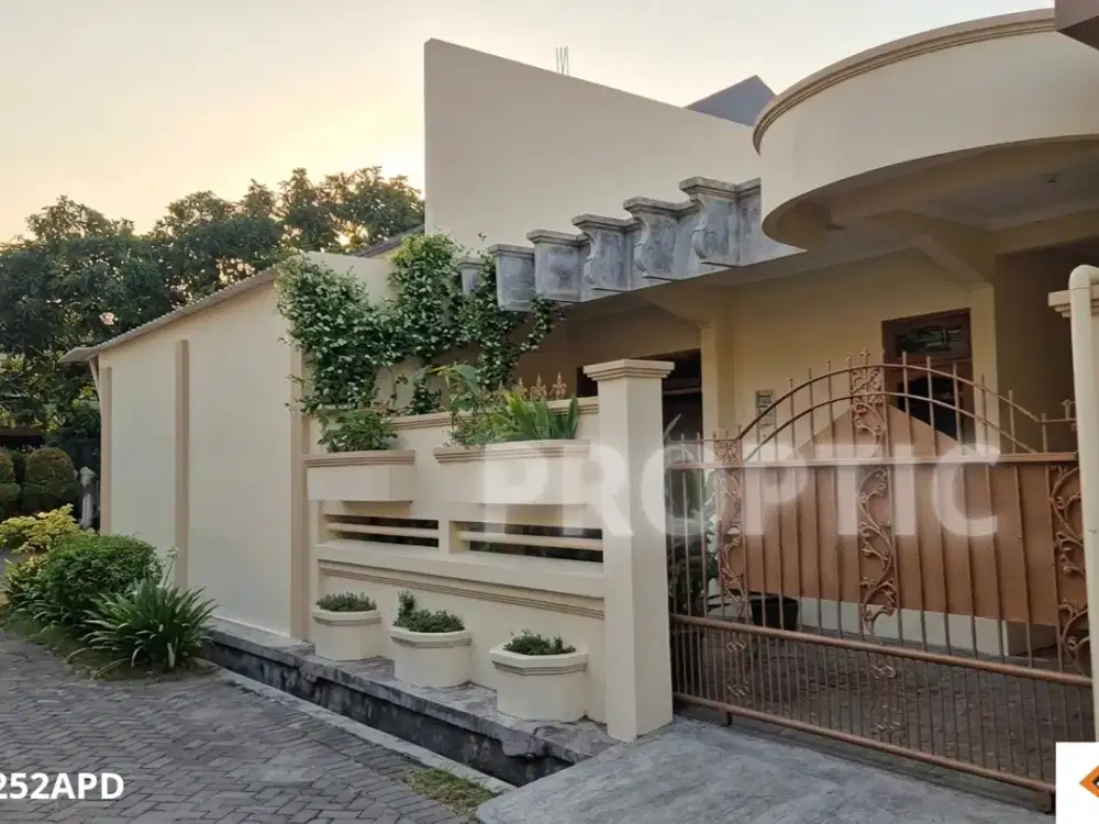 Rumah 2 Lantai  Taman Pondok Indah Surabaya - RM252APD