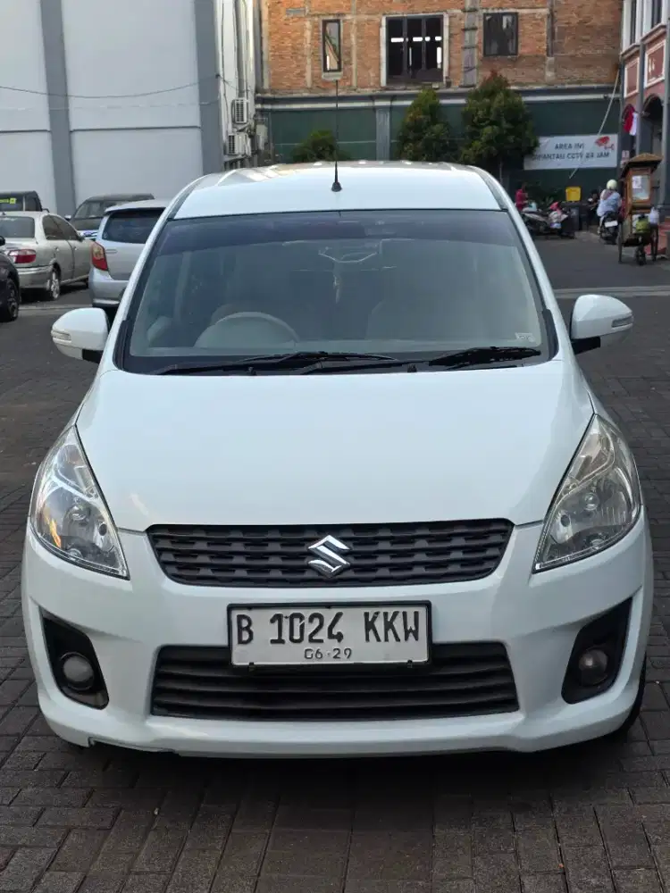 Suzuki Ertiga GL manual 2012