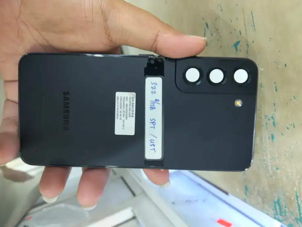 Samsung s22 8/128