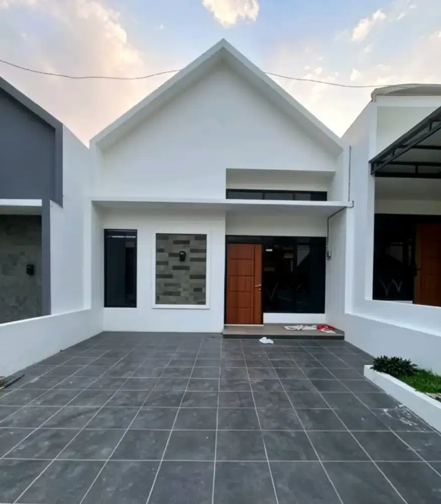Rumah dijual baru siap huni jalan lebar banyumanik puri royal