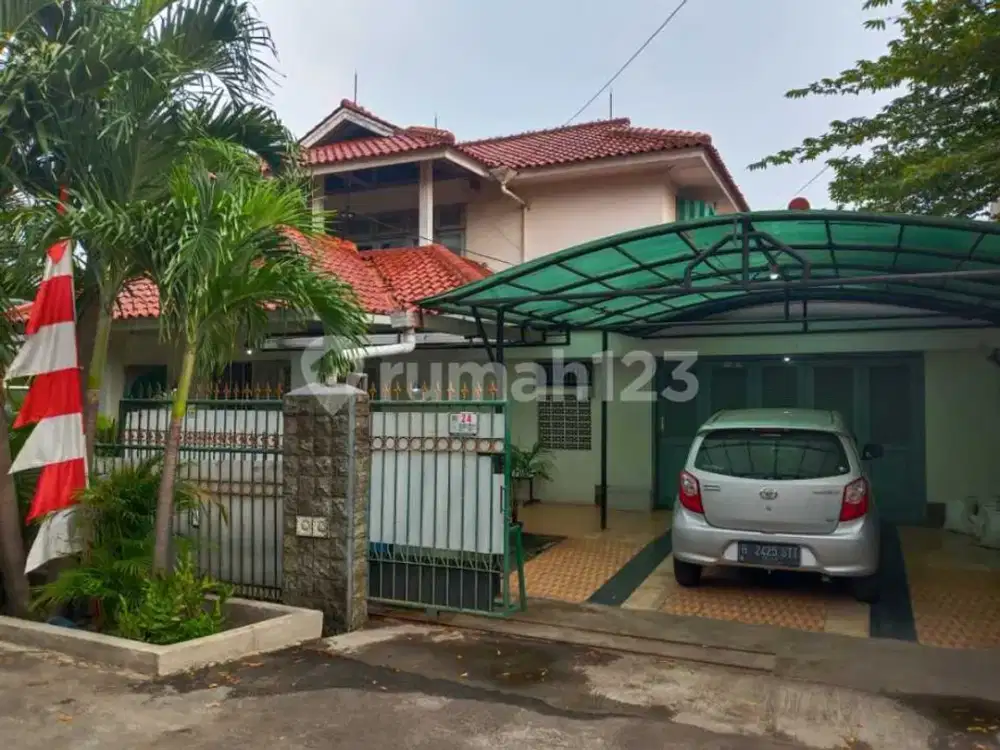 Disewakan Rumah 2 Lantai Lokasi Strategis di Legoso Permai Ciputat