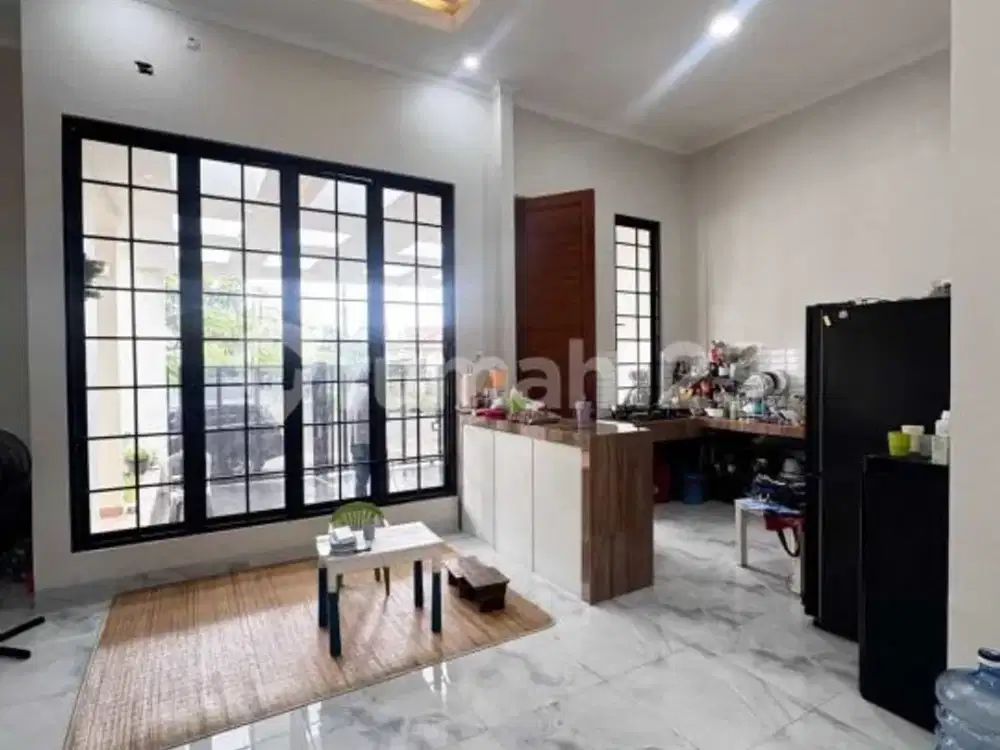 Dijual Rumah KT 3+1 Siap Huni 2 Lantai SHM di Villa Melati Mas BSD