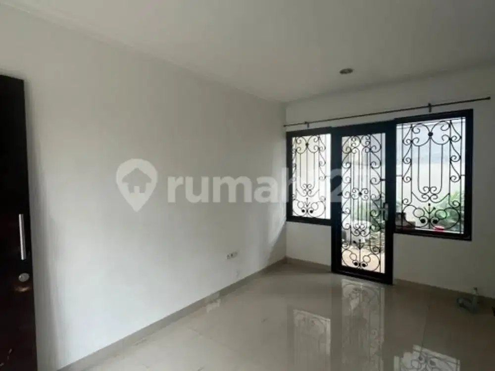 Disewakan Rumah 2 Lantai Ada AC & Water Heater di Cluster Lunaire Salvia, Serpong Park