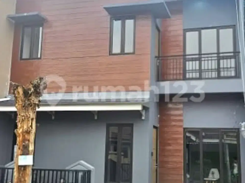 Rumah 2 Lantai SHM Hadap Selatan Posisi Depan di BSD Nusaloka Tangerang