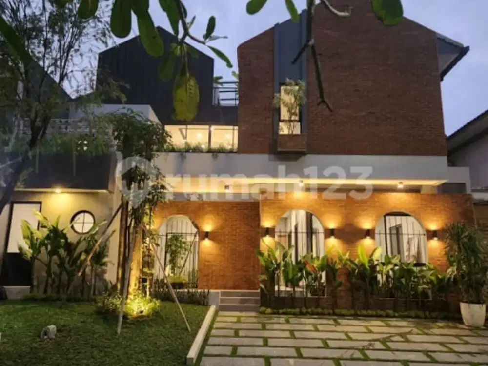 Turun Harga!!! Rumah Bangunan Mandiri Design Cantik di Banyan Ville The Green BSD
