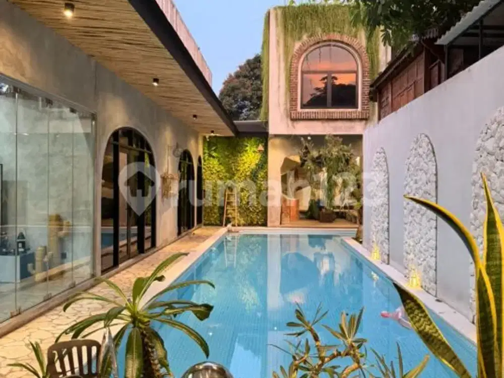 Dijual Rumah Mewah Strategis dan Nyaman di Perigi Bintaro