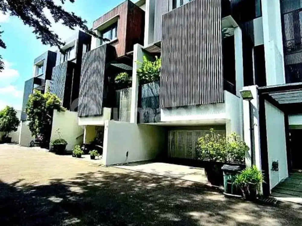 Dijual Townhouse Prestige Cipete Cilandak 2 Lantai Lokasi Strategis