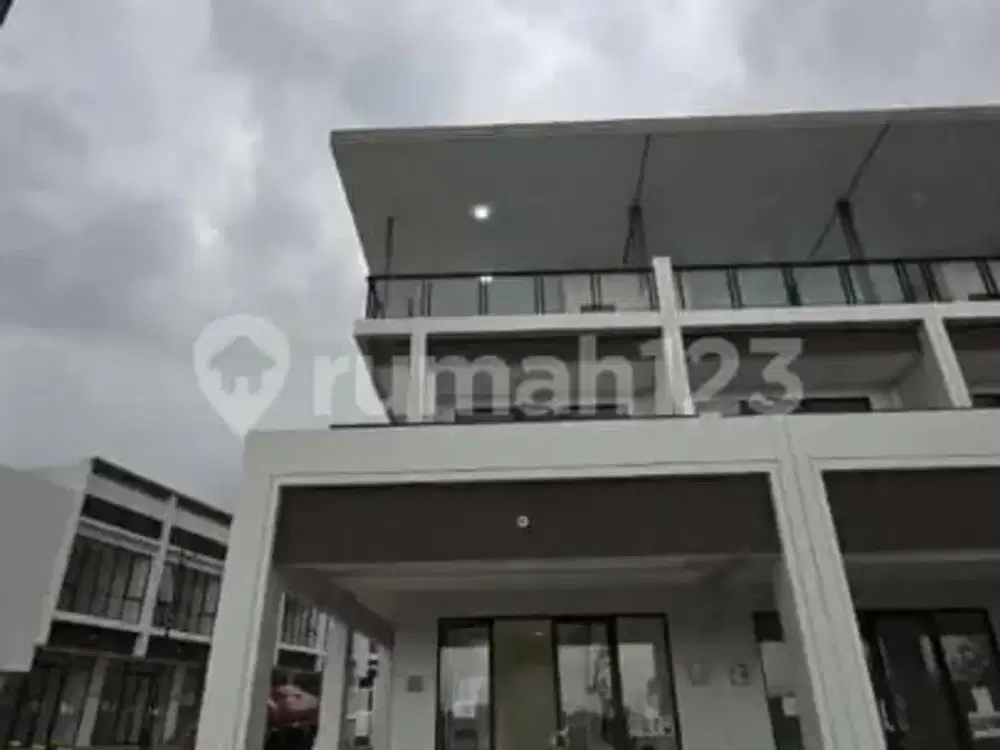 Disewakan Ruko 2 ½ lantai Lokasi Super Strategis Sorento Gading Serpong