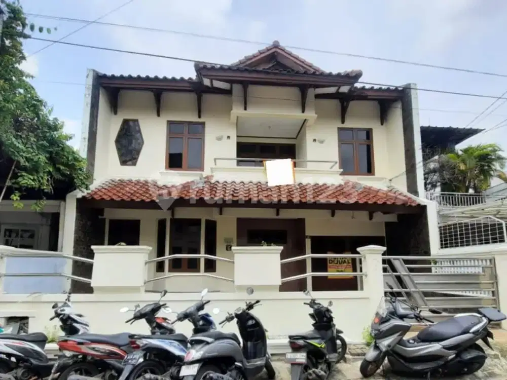 For Sale Rumah Bagus 2 Lantai SHM Siap Huni di Kebayoran Lama, Jaksel
