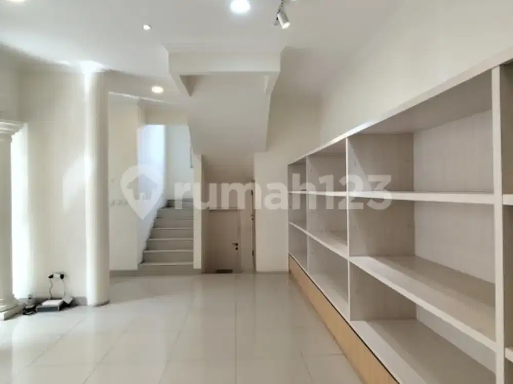 Disewakan Rumah 2 Lantai Ada Furnish Siap Huni Alicante Gading Serpong