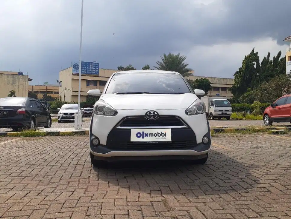TDP 9, JT Toyota Sienta 1.5 V Bensin-AT Putih 2018