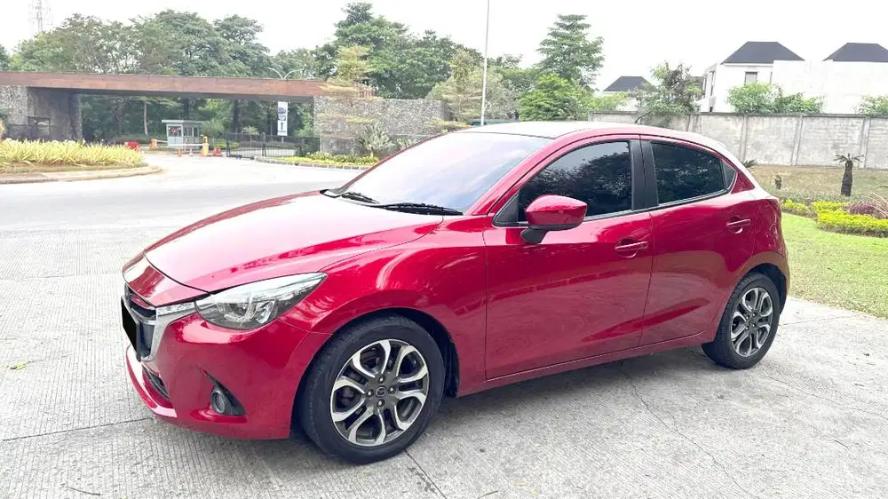 Mazda 2 R Skyactive 2015 A/T Merah Candy