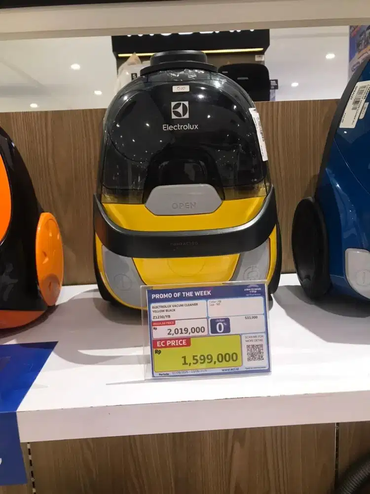 Electrolux vacum cleaner yellow black