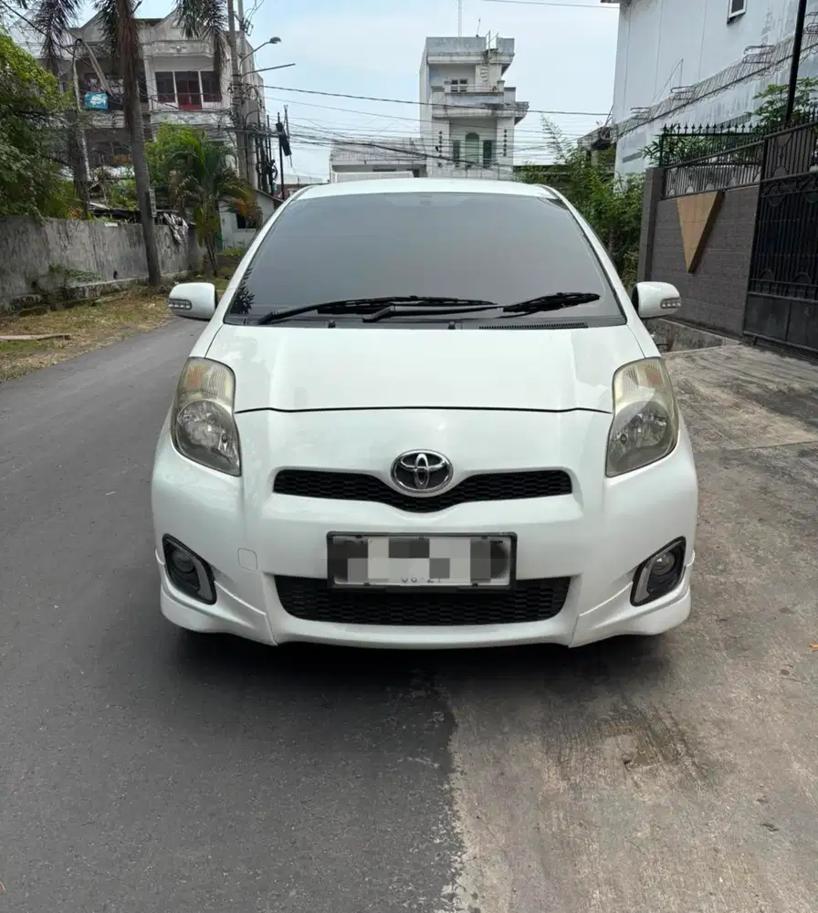 Toyota Yaris E Manual 2012,2013,2011 , Jazz 2010,2011,2012