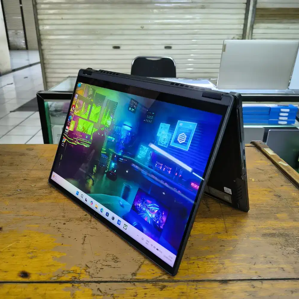 Asus ROG Flow GV302X Ryzen 9-7940HS RTX 4050 16GB 1TB FLIP Touchscreen
