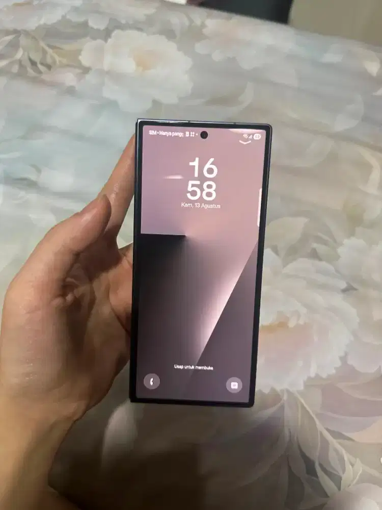 Samsung z fold 7 16 / 1TB LIKE NEW