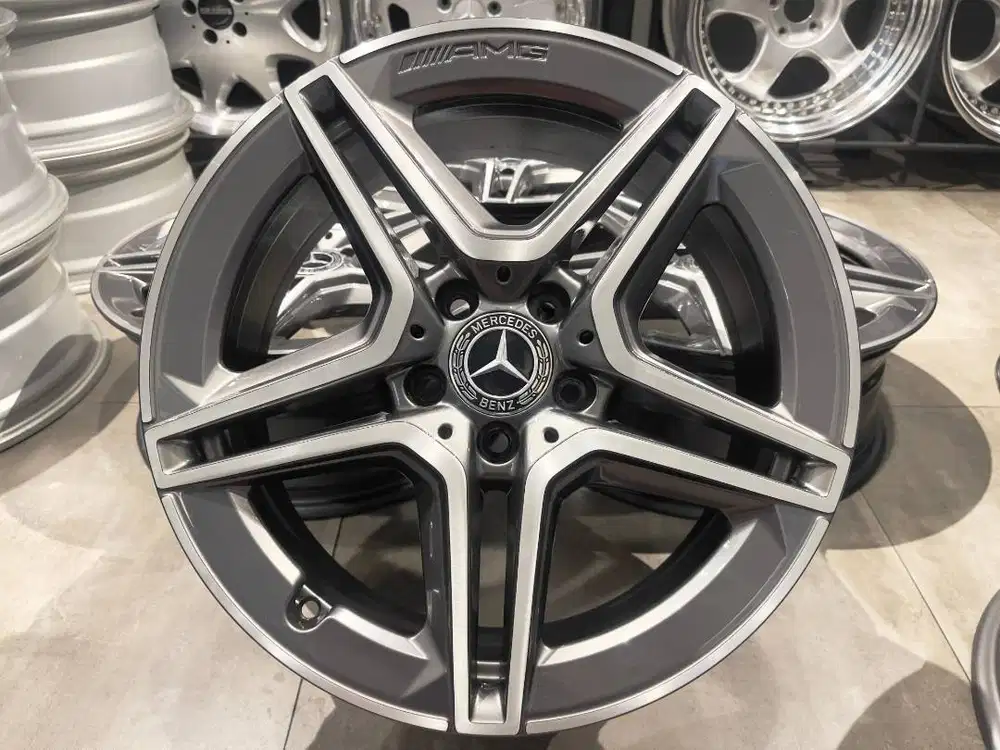 Velg OEM Mercedes Benz A Class AMG W177, R-18, Lebar 7.5, PCD 5x112