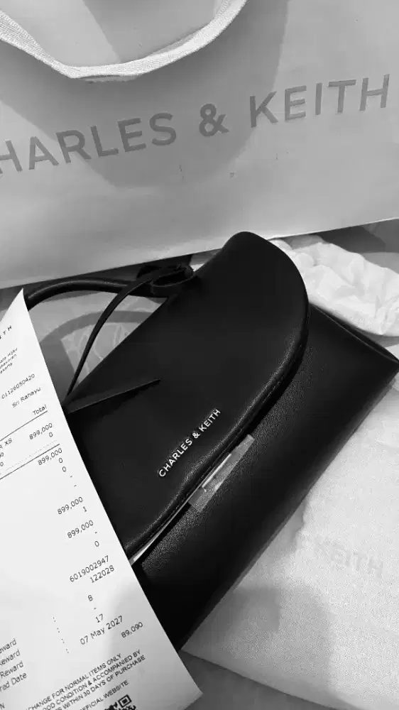 Tas wanita charles & keith
