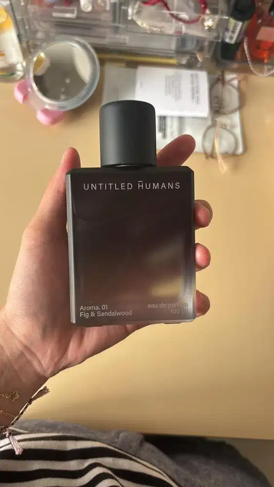 HMNS Untitled Humans Aroma 01 - Preloved