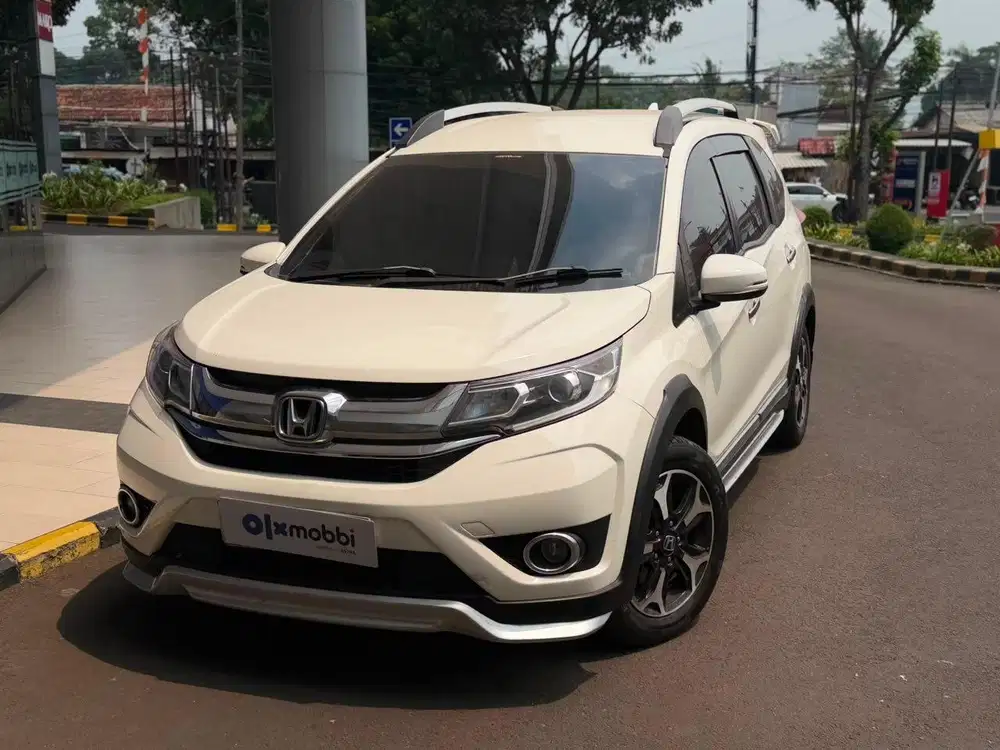 DP RENDAH - Honda BR-V 1.5 E Prestige Bensin-AT 2016