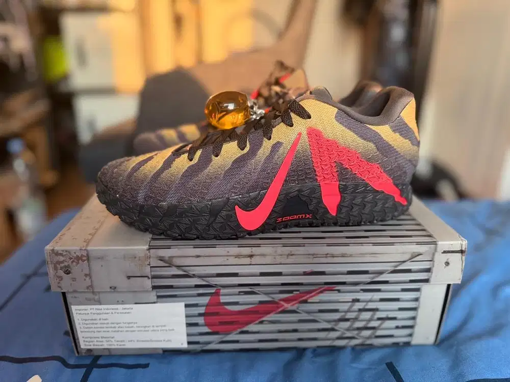 NEW nike JA3 jurassic us10,5 BNIB. sisa black