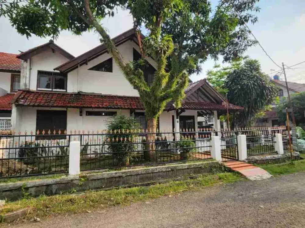 Rumah lama terawat sayap Turangga Buahbatu