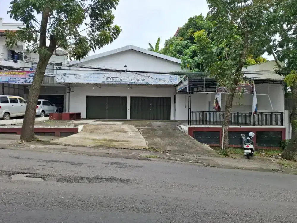 RUKO 2 UNIT LOKASI SANGAT STRATEGIS PINGGIR JALAN SHM