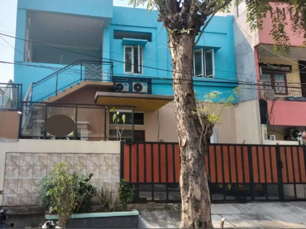 Dijual dan disewakan rumah kosongan area tanjung duren Jakarta barat cocok untuk usaha dan kantor