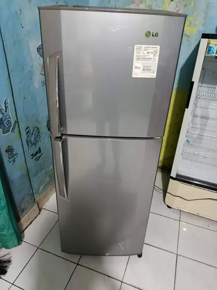 Kulkas 2 pintu merek LG