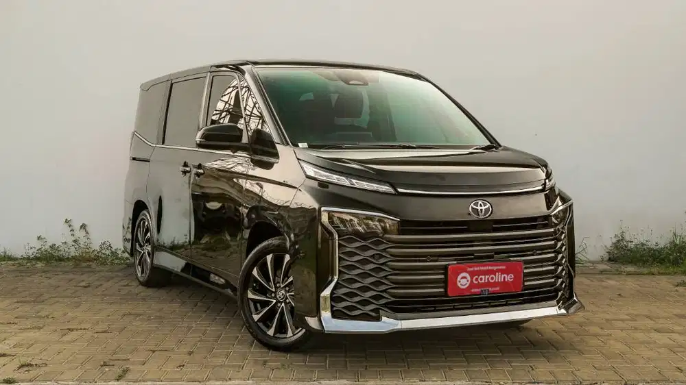 Toyota Voxy 2.0 AT 2022 - FREE TOWING - GARANSI 1 TAHUN