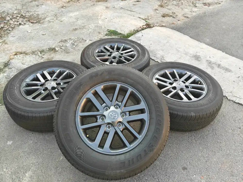 Jual vleg OEM Fortuner vnt R17 pcd 6x139 kond mulus ban bregestone