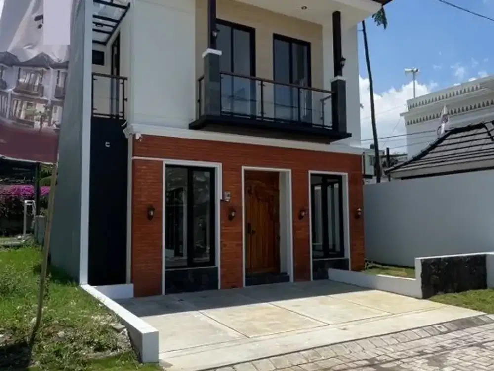Villa Jawa Modern Dekat Alun-Alun Batu | Rooftop, Kolam Renang & View Pegunungan
