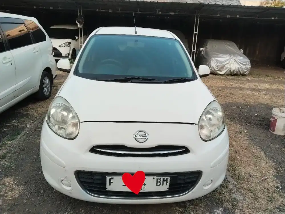 Nissan March 1.2 L Matic Grezz