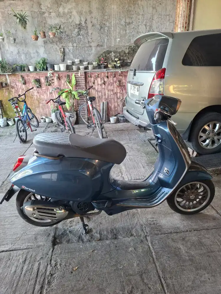 vespa sprint 10th anniversary limited edition