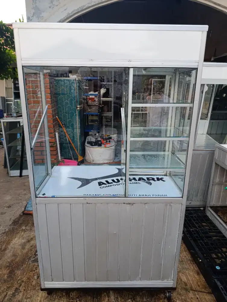 Jual Etalase serbaguna second, Lok Pamulang Barat, Tangsel