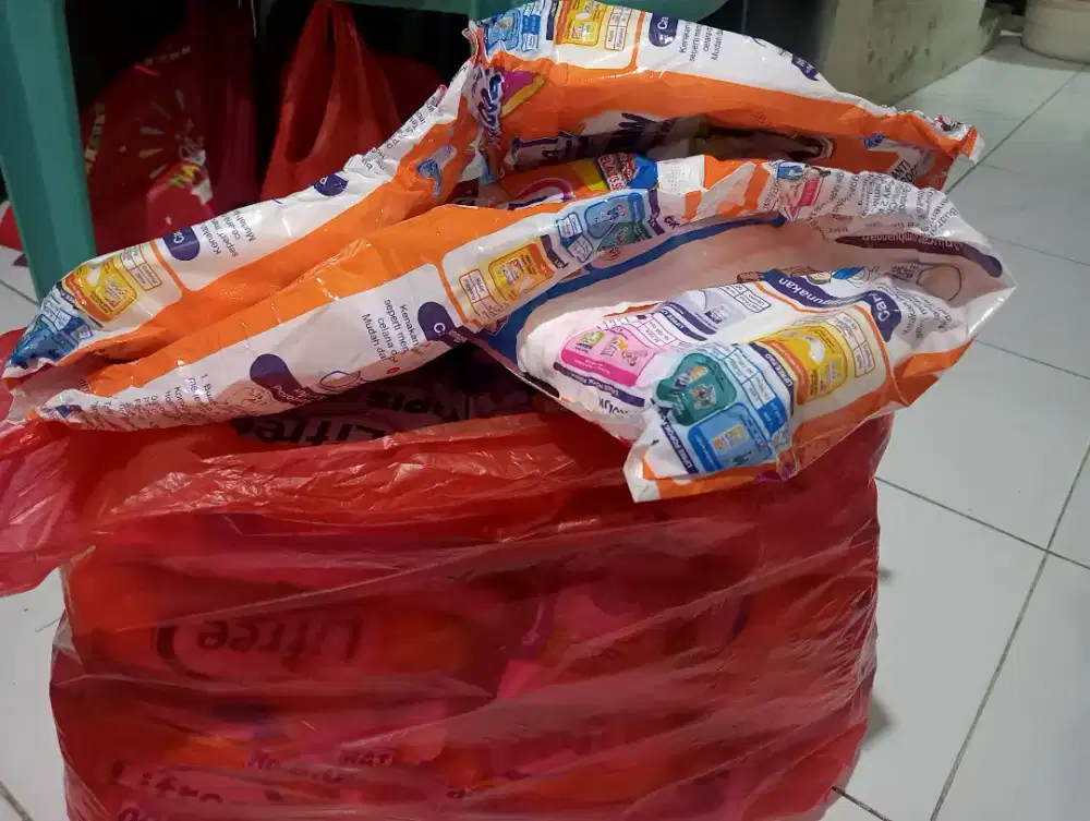 Jual pempers utk Lansia ukuran M kondisi masih baru