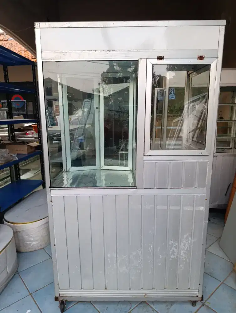 Jual Etalase serbaguna second, Lok Pamulang Barat, Tangsel