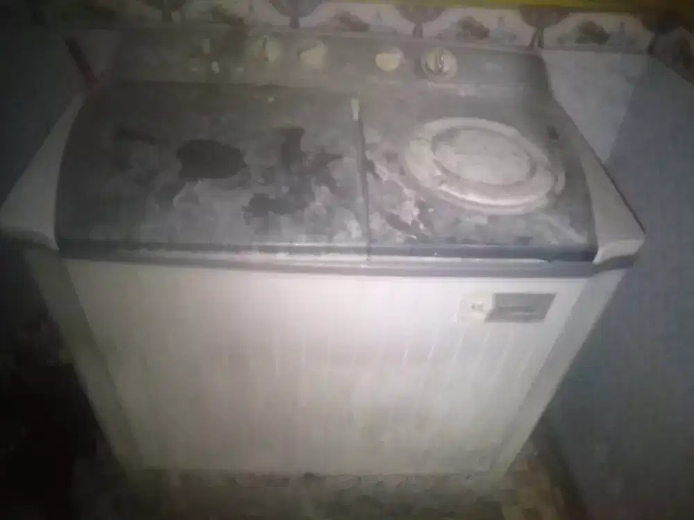 Mesin cuci rusak