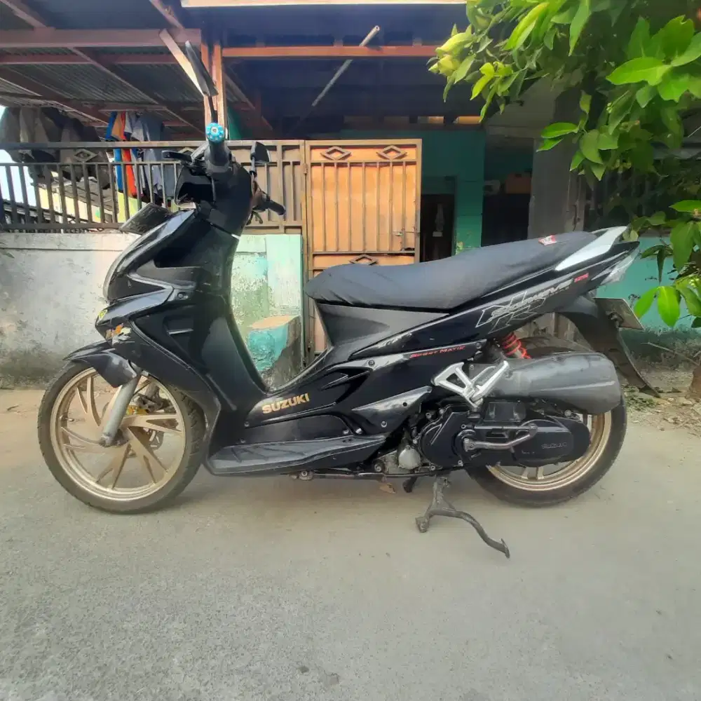 Suzuki Skywave 125 Hitam