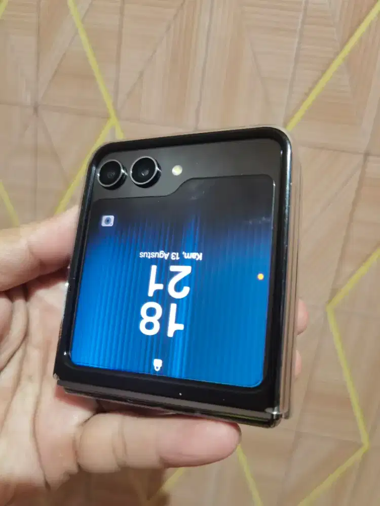 Samsung z flip 5 Sein garansi masih berlaku