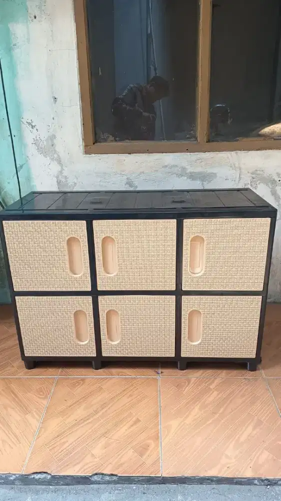 Lemari tv plastik