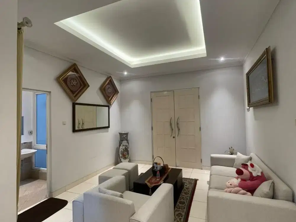 RUMAH MEWAH HAL LUAS 2 LT STRATEGIS, BOULEVARD KOTA WISATA - SHM