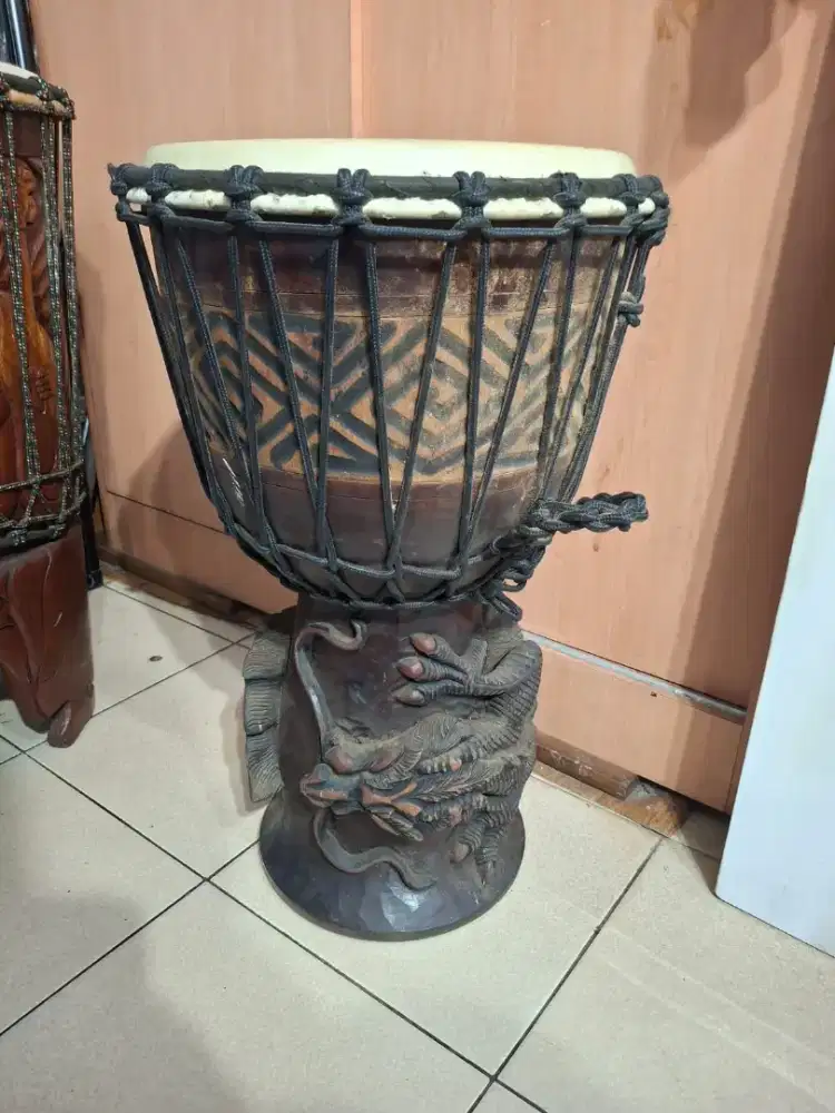 Djembe Jimbe Ukir Kayu – Unik & Kondisi Bagus