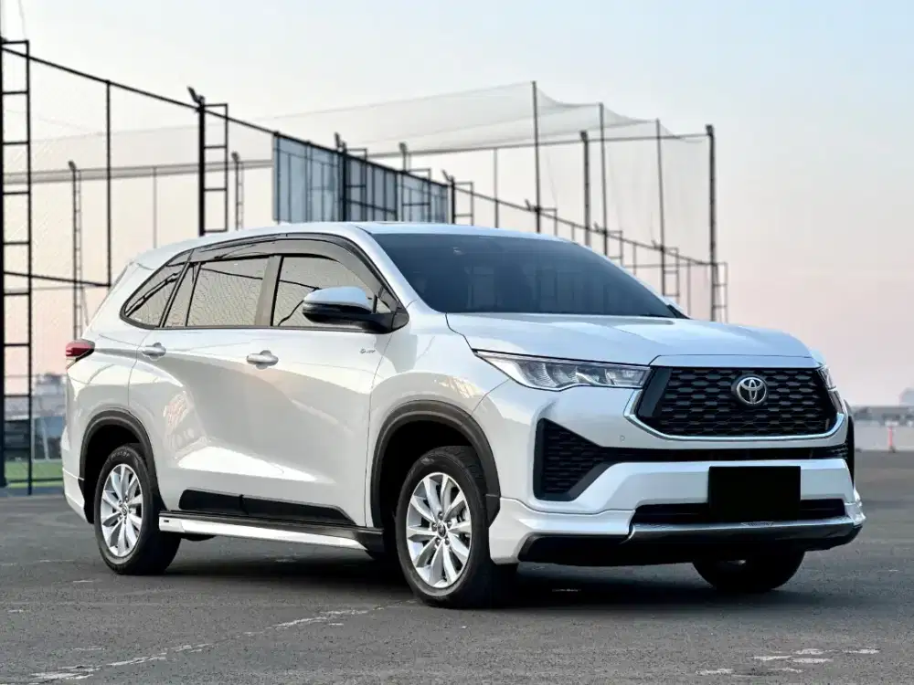Innova Zenix V hybrid 2026.